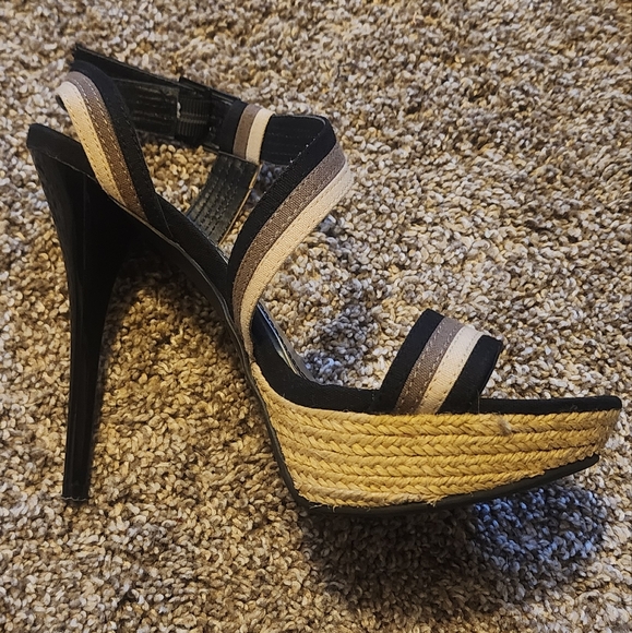 Anne Michelle Platform Heels Sandals - Picture 4 of 7